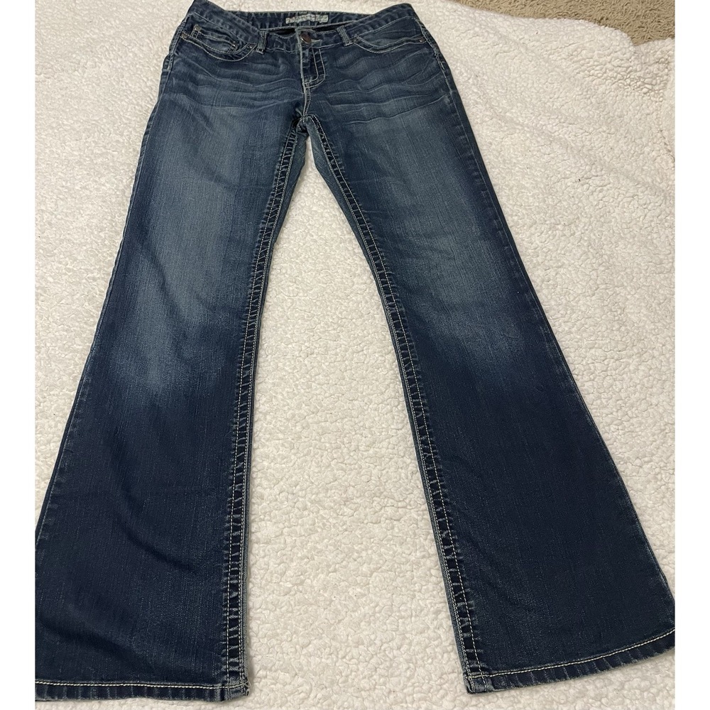 BKE women’s Culture boot cut jeans. 30 x 33 1/2. Excellent condition.